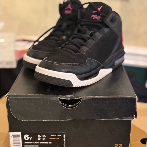 Air) Jordan Flight Origin GG Black and Pink Sneakers - Main Image